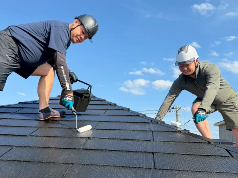 お客様の住まいを見守る弥栄建設のスタッフ